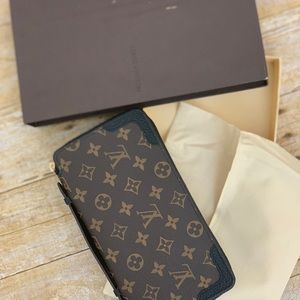 LV patterned wallet